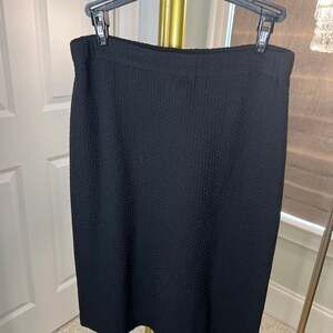 St. John Caviar Black Knit Skirt Size 6